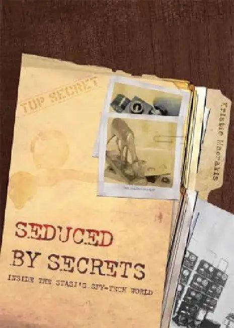 Seduced by Secrets (English, Kristie Macrakis)