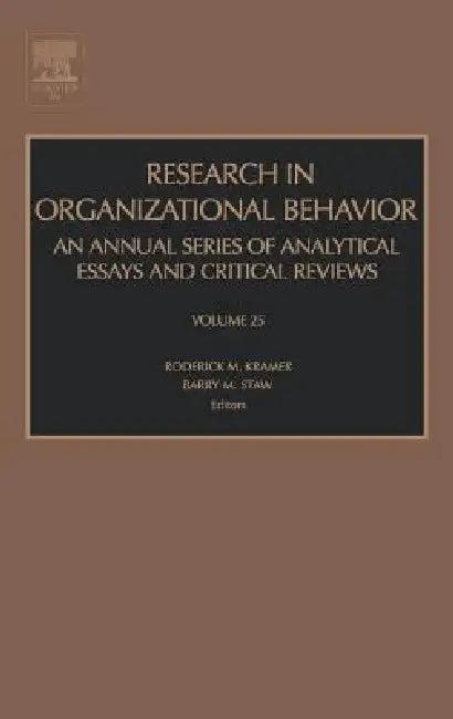 Research in Organizational Behavior (English, Roderick M. Kramer | Barry Staw)