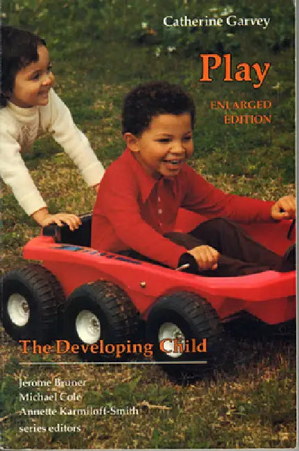 Play: Enlarged Edition (English, Catherine Garvey | Barbara Lloyd)