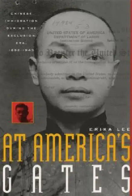 At America's Gates (English, Erika Lee)