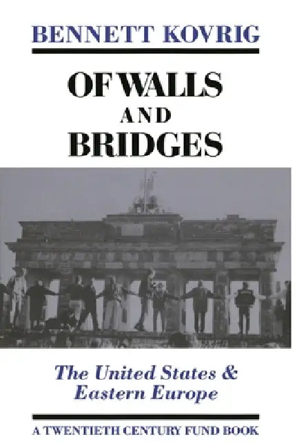 Of Walls and Bridges (English, Bennett Kovrig)